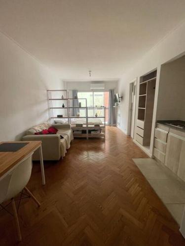 Recoleta Apartment | Monoambiente amplio, luminoso y con balcón en pleno Recoleta