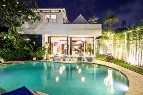 Dyanapura Villa | Monroe 3BR Luxury Villa Seminyak with Concierge Netflix Private Pool 900m to Beach