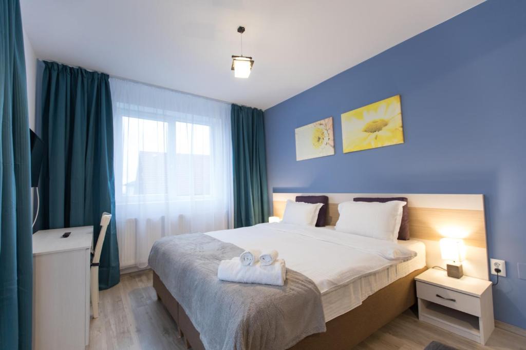Tractorul Apartment | Montana Studios