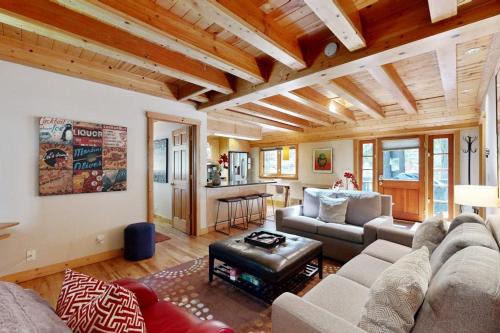 Northwood House | Monte Rio Dream