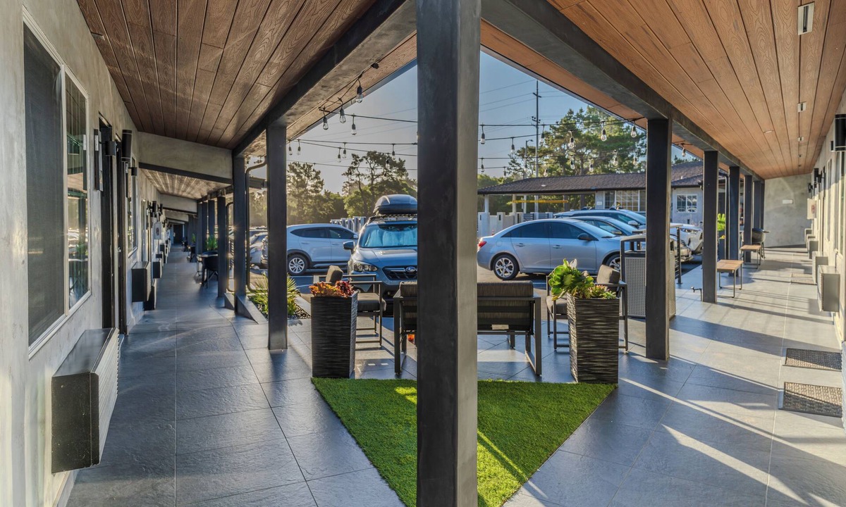 Munras Avenue Hotel | Monterey Surf Inn