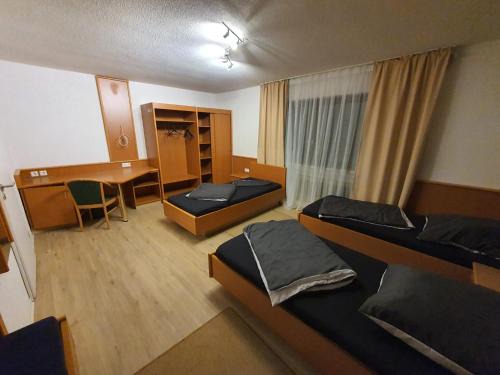 Rheinmunster Apartment | Monteurzimmermit Gemeinschafst Bad-Küche- AM RHEIN