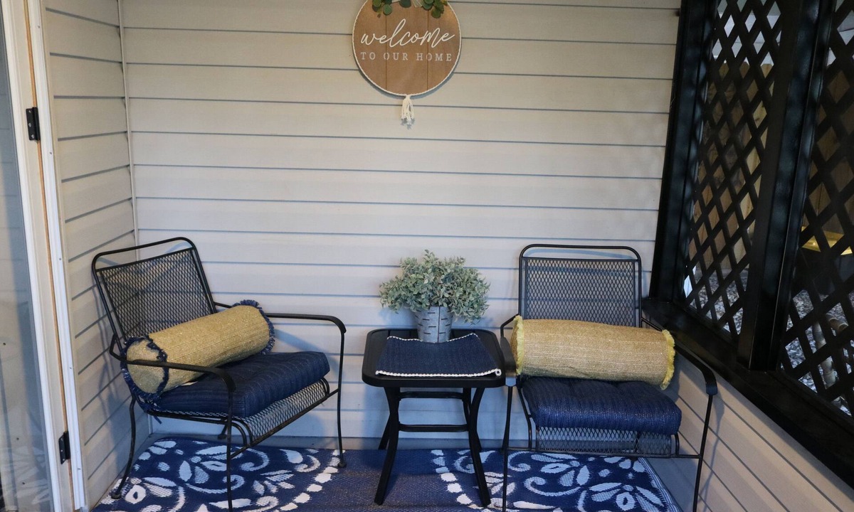 Oak Hill House | Monthly +Charming 2-bedroom/1-bath house on Westside Jax/OP