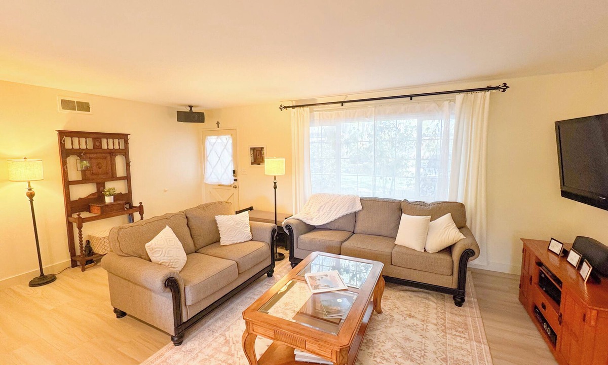Carpinteria House | Monthly discount! Bright 2 bd+office w/hot tub, AC, patio, laundry, & more!