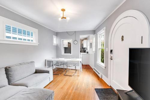 Montlake House | Montlake Hideaway in Spite House