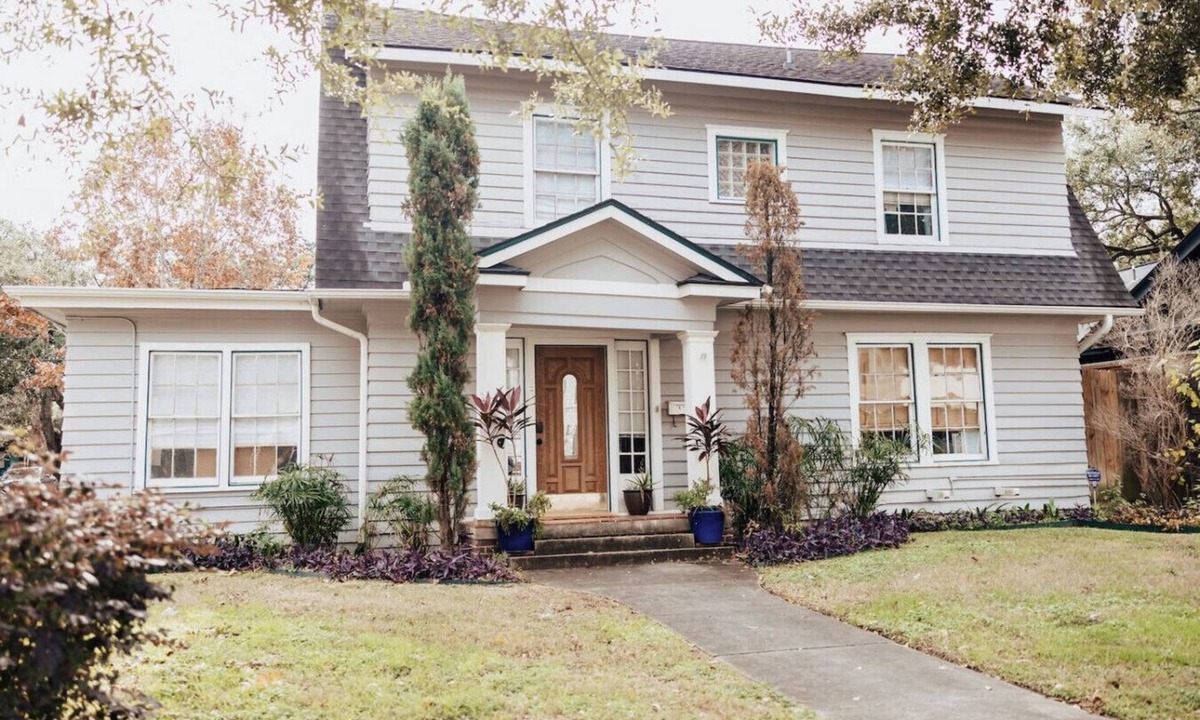 Neartown House | Montrose Home walkable neighborhood | Pet-friendly
