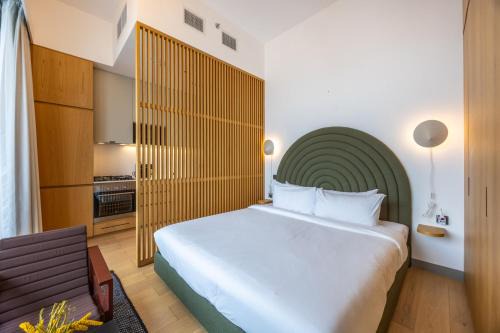 Al Satwa Apartment | Mood Living 45