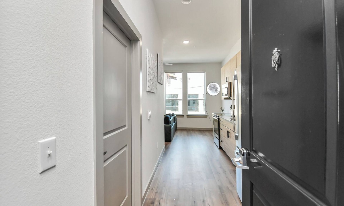 Washington Ave./ Memorial Park Apartment | Moon room studio -Houston heights on Washington Ave.