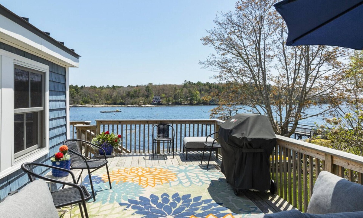 Bayville House | Moon Tide Cottage | Oceanfront on Linekin Bay | Stunning Views