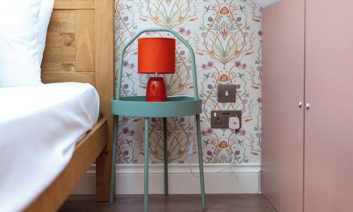 Mottingham and Chislehurst North Cottage | Moonbeam Cottage - Cozy Cottage in London. Pet friendly!