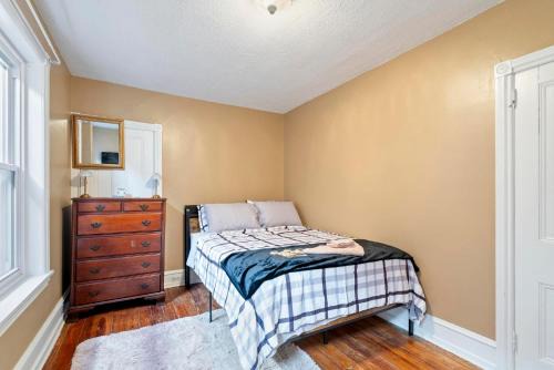 Chester House | Moonbeam Suite-Private Room in Serenity Manor