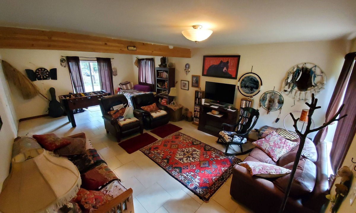 Index House | Moondance lodge is a place you can go and relax and access the outdoors