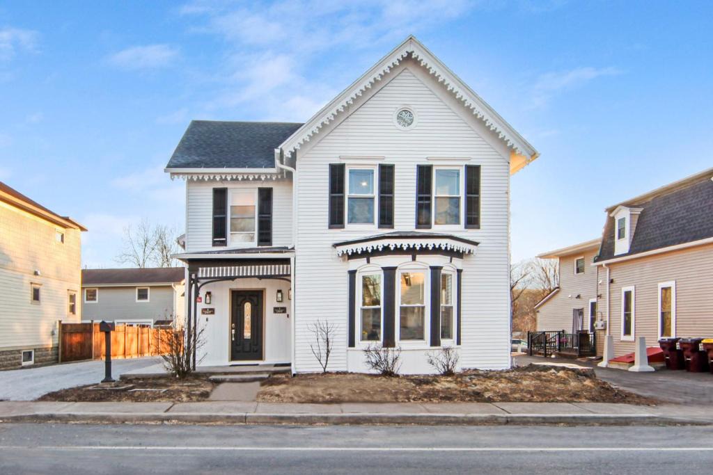 Cairo Apartment | Moonlight Lodge Unit 2 - Catskills, Windham Mountain, Hunter Mountain