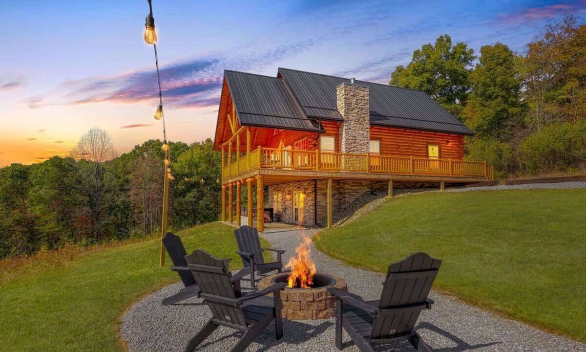 Logan Cabin | Moonlight Meadow @ Hocking Hills
