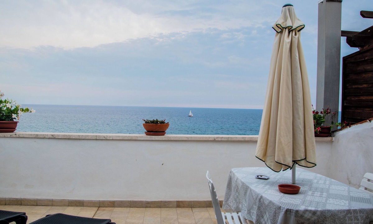 Marina Lido Apartment | Moonlight: style, comfort and privacy just a few meters from the sea.