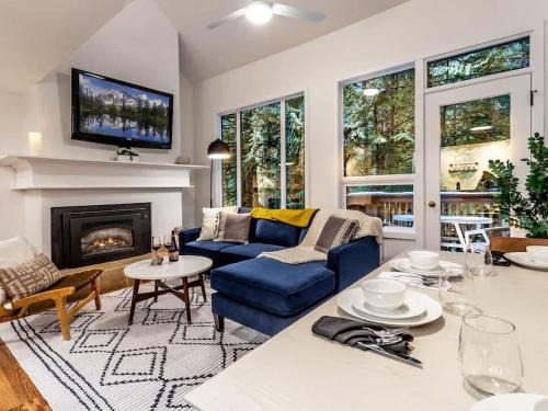 Glacier House | Moonriver Retreat