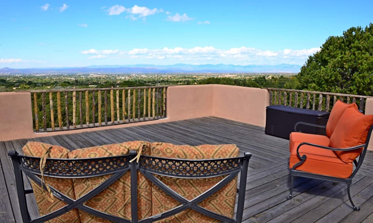 Santa Fe House | Moonstar | Pet Friendly, Rooftop Deck, 360 Views!