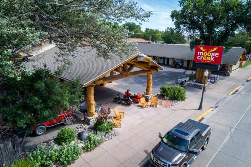 Cody Hotel | Moose Creek Lodge & Suites