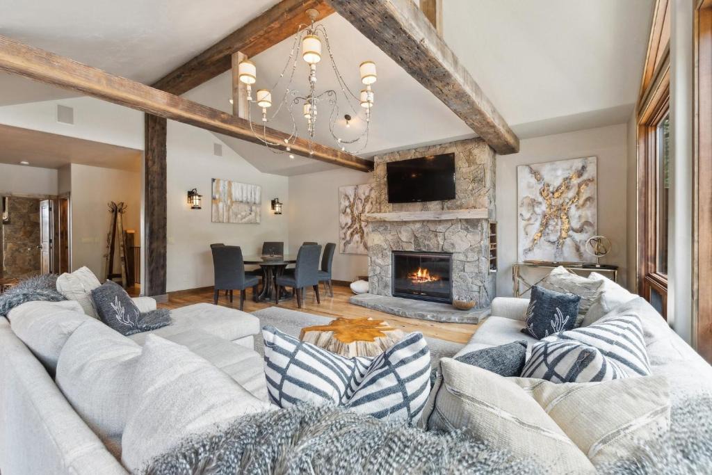 Whitefish House | Moose Jaw 34
