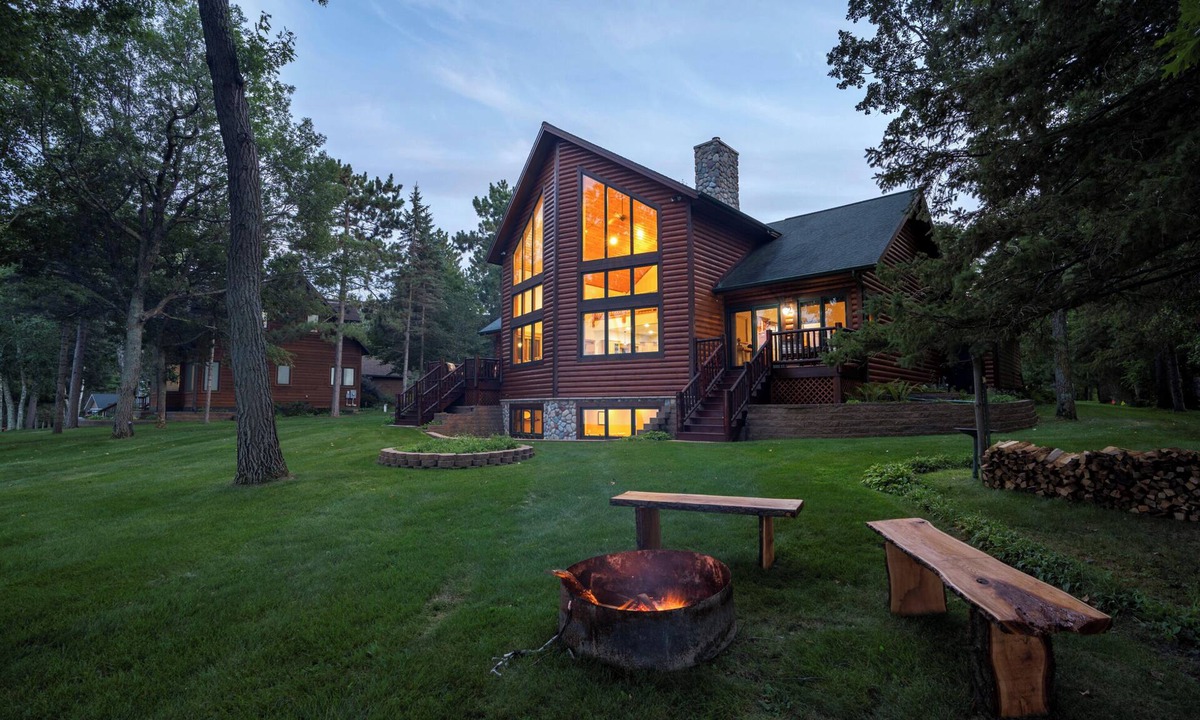 Pequot Lakes Cabin | Moose Lodge/Firepit/Swim/Pontoon/Kayaks