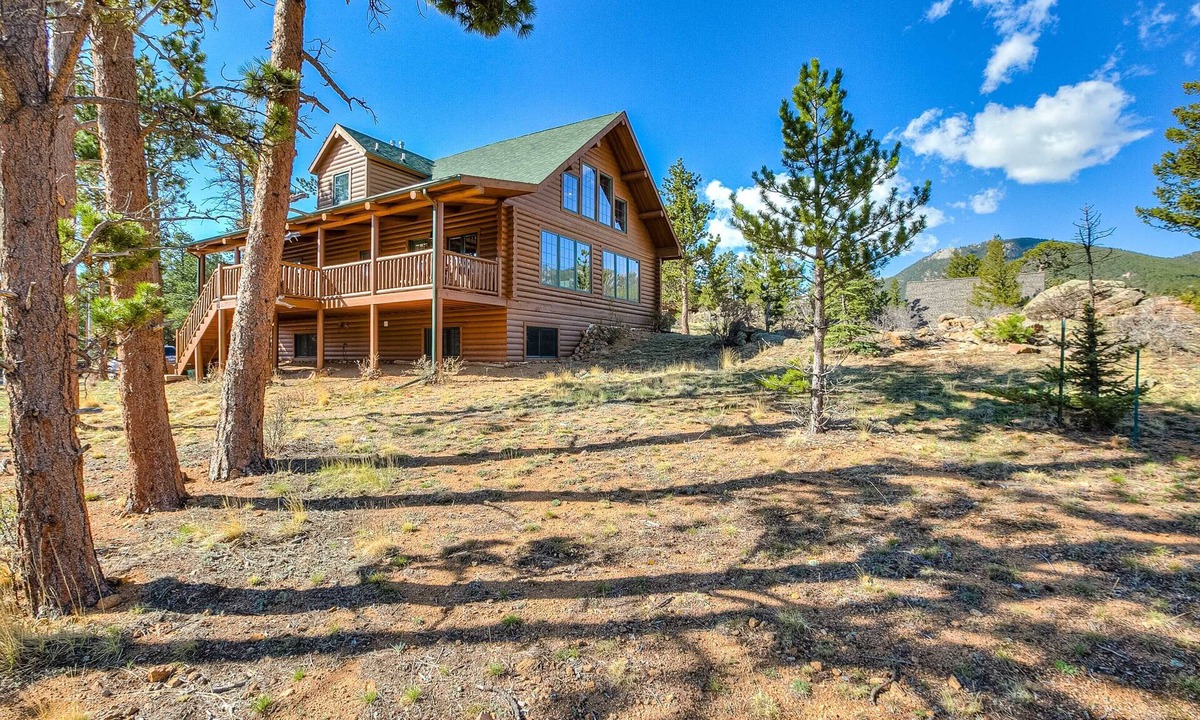 Carriage Hills Cabin | Moose Mountain Lodge - Secluded Log Home w/Beautiful Mountain Views