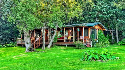 Homer House | Moose twin cabin