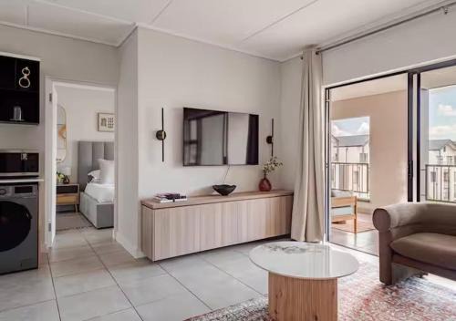 Greater Johannesburg Metropolitan Area Apartment | Morden Waterfall Escape