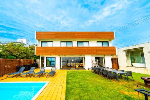 Miura Villa | Moroisoso モロイソソウ 大型温水プール付 高級貸切ヴィラ BBQ＆プライベートビーチ