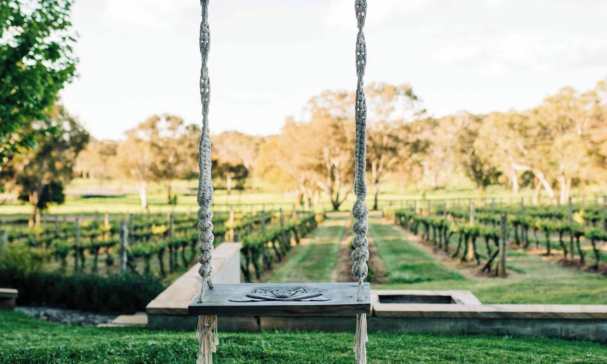 Orange Apartment | Mortimer's Wines Studio - Adults Only Retreat