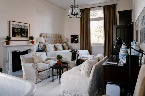 Moss Vale Hotel | Moss Manor