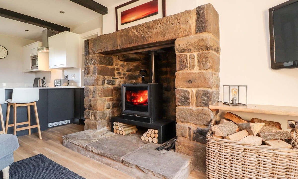 Fence Cottage | Moss Side Retreat