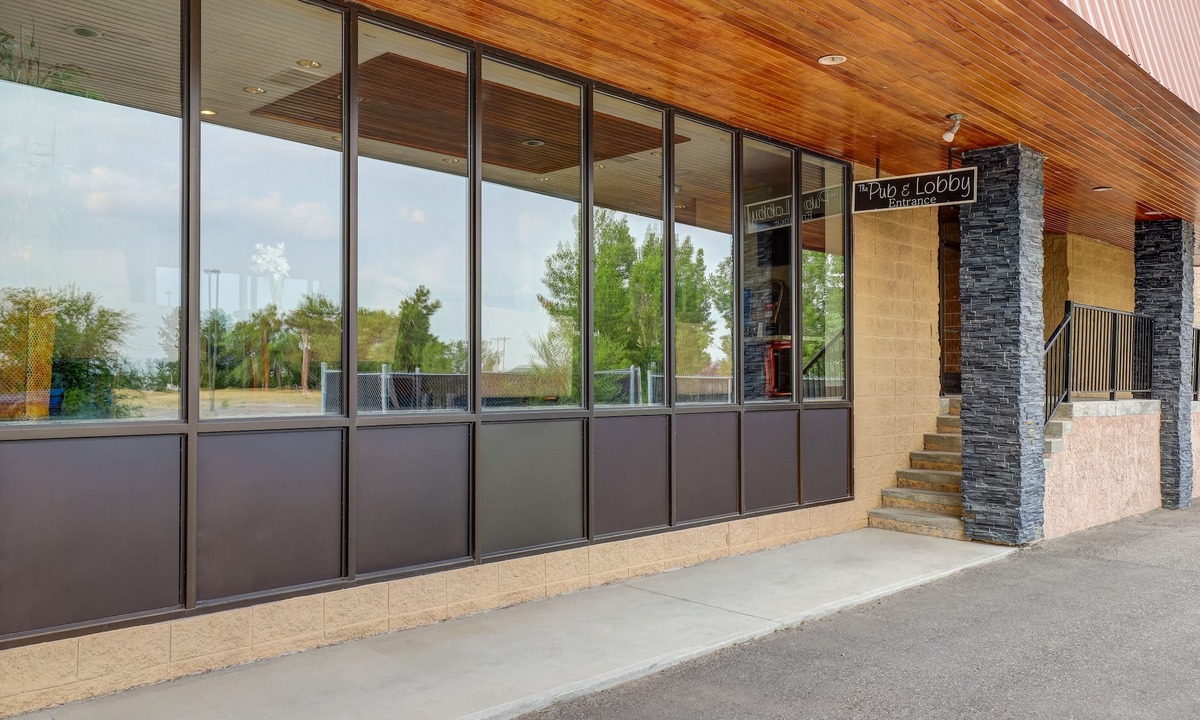 Brooks Hotel | Motel 6 Brooks, AB