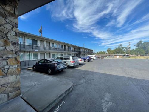 Hermiston Hotel | Motel 6 Hermiston, OR - Umatilla