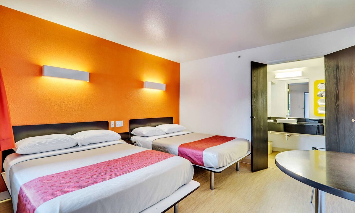 Pumphrey Hotel | Motel 6 Linthicum Heights, MD - BWI Airport