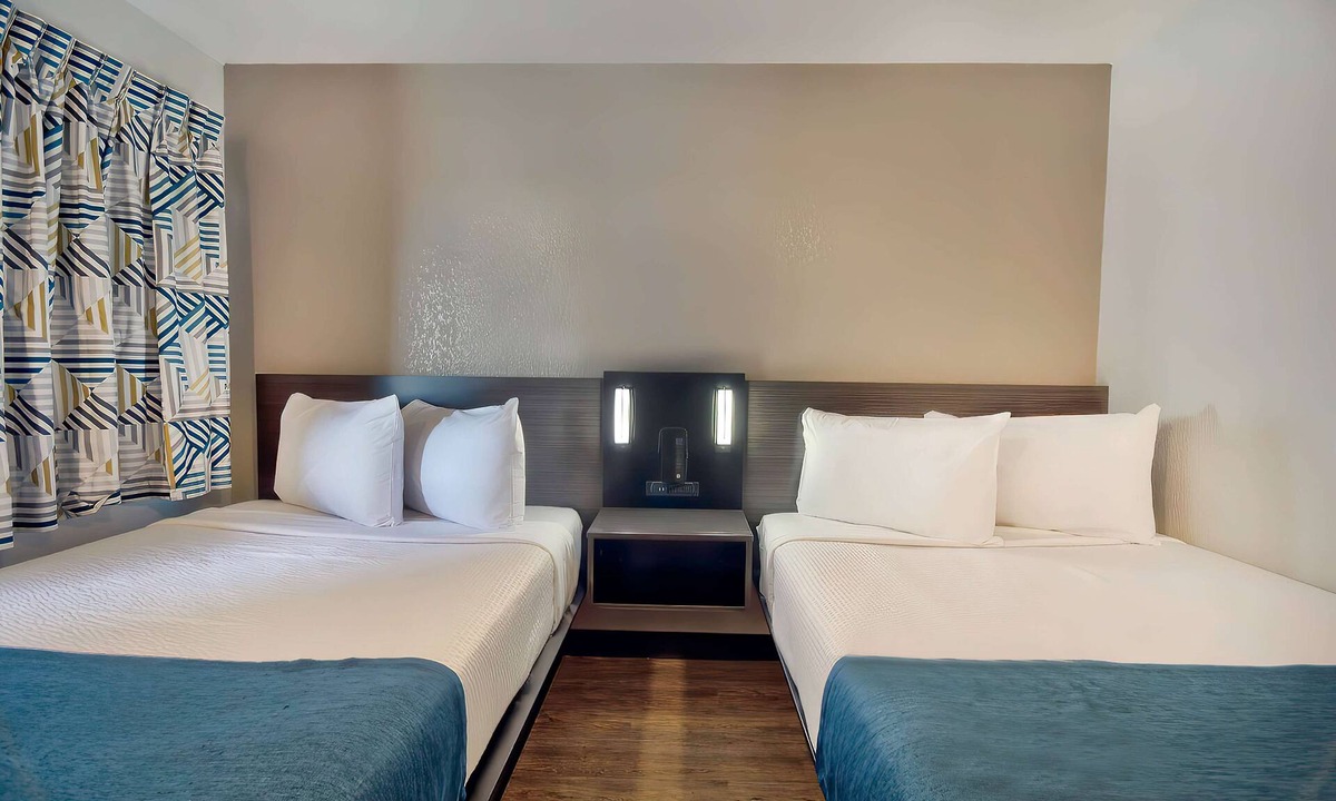 Palmdale Hotel | Motel 6 Palmdale, CA