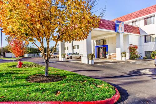 Tigard Hotel | Motel 6-Portland, OR - Tigard West