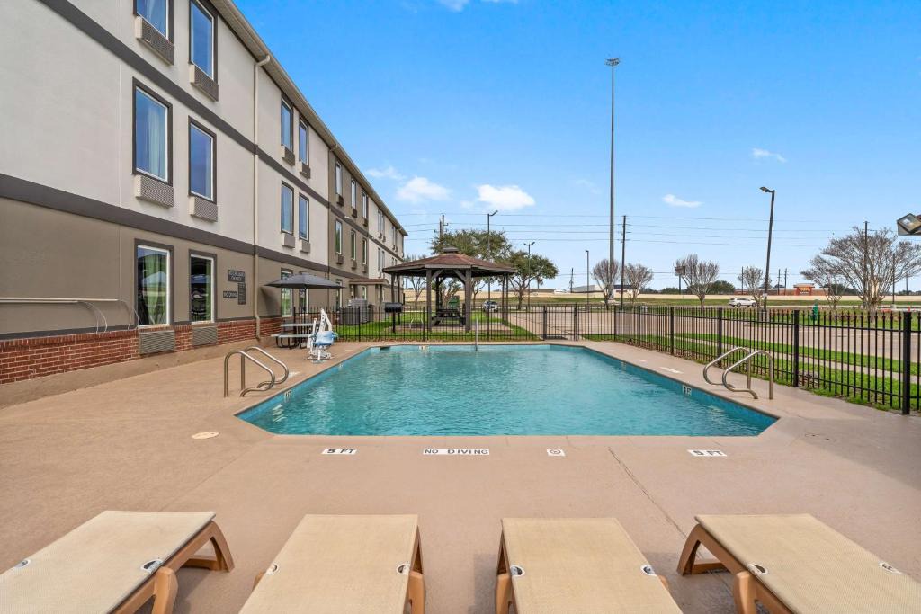 Rosenberg Hotel | Motel 6-Rosenberg, TX