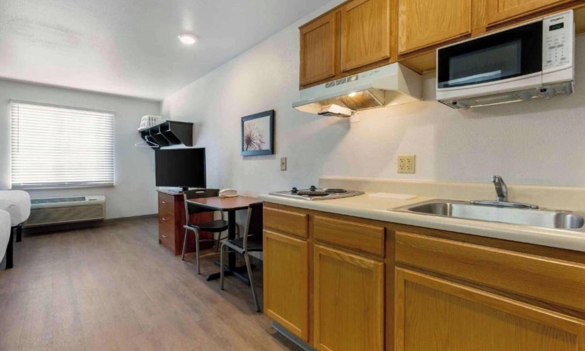 El Dorado West Hotel | Motel 6 Suites El Paso East, TX