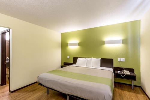 Troy Hotel | Motel 6-Troy, IL