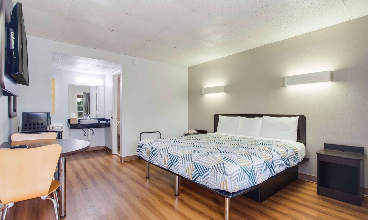 Walterboro Hotel | Motel 6 Walterboro, SC