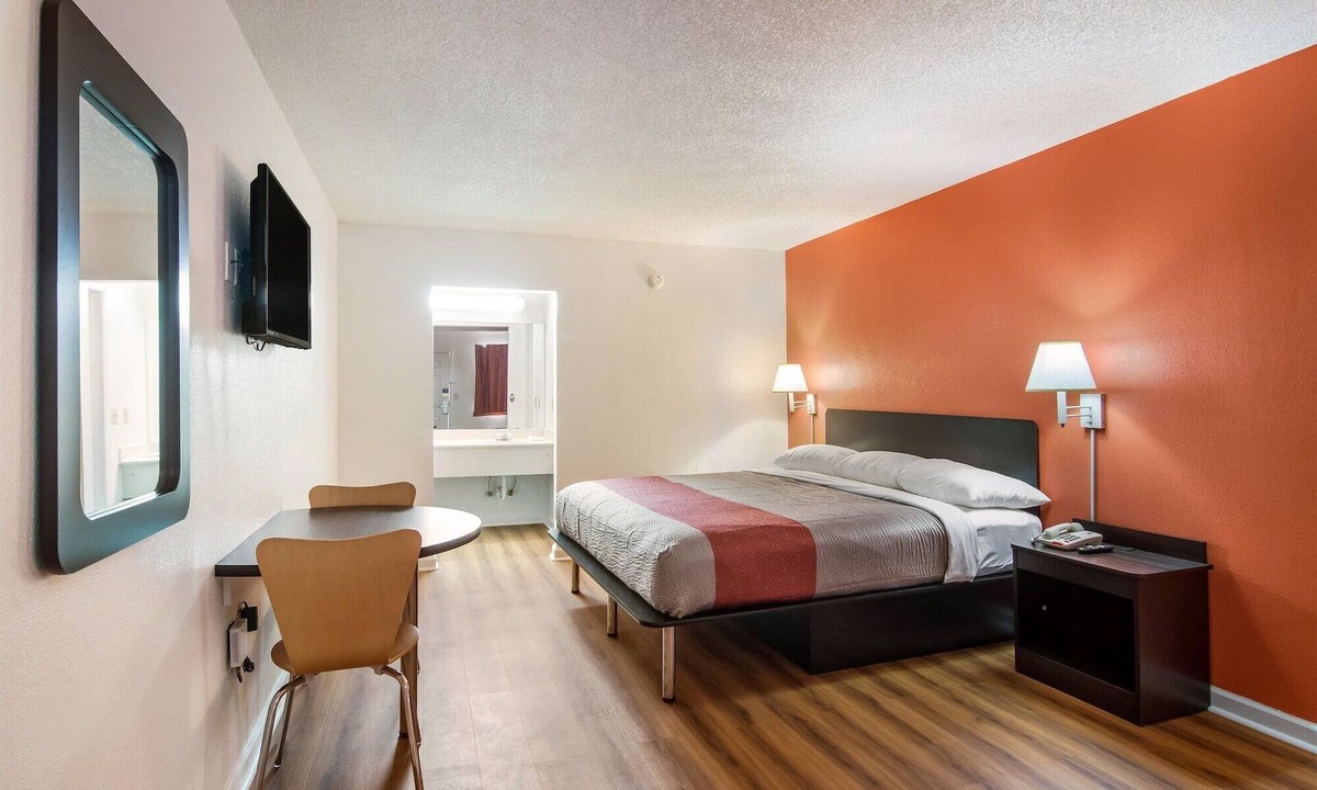 Warner Robins Hotel | Motel 6 Warner Robins, GA