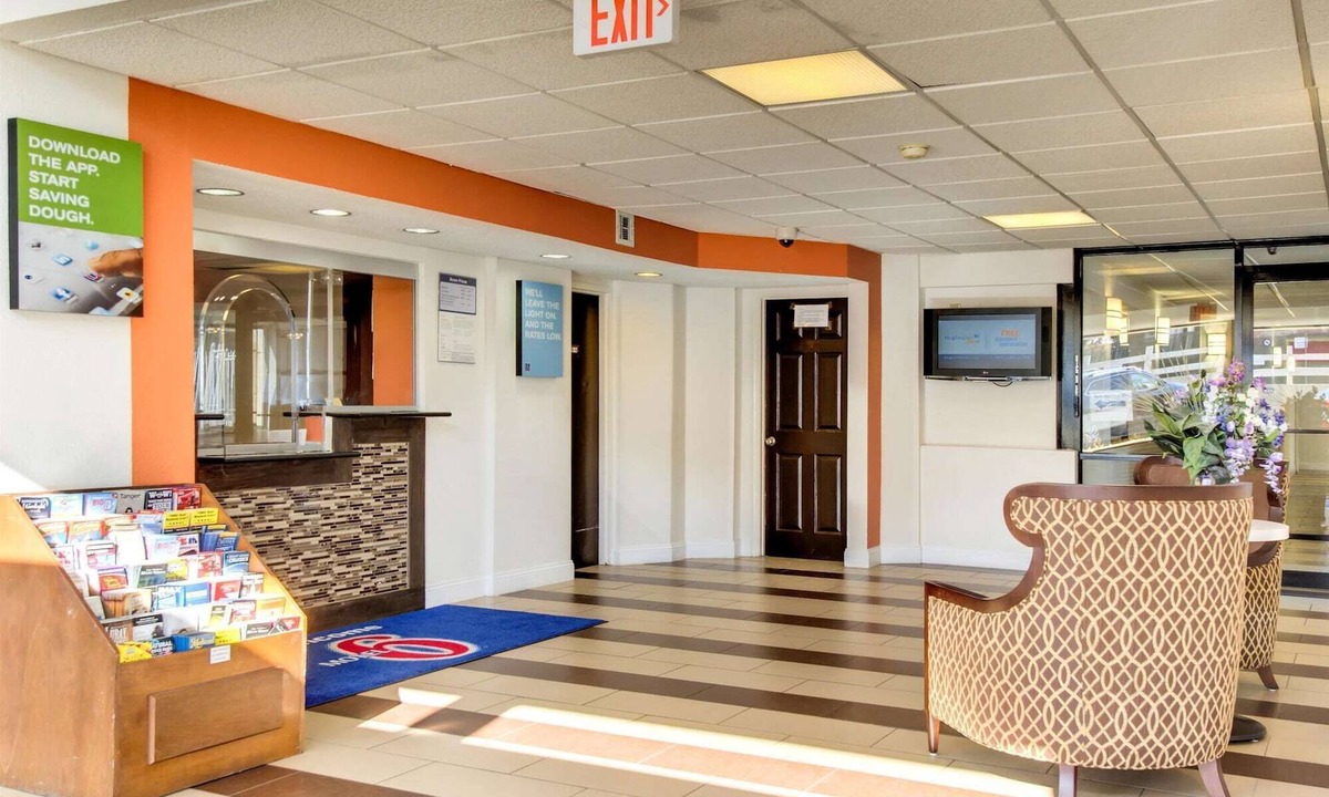 Takoma Hotel | Motel 6 Washington, DC