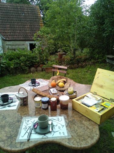 Le Veurdre Bed & Breakfast | Moulin Barrat