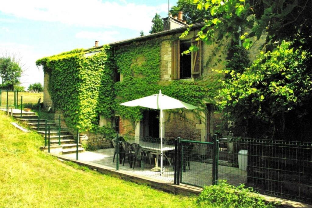Jancigny House | Moulin dans un parc d’élevage à Daims