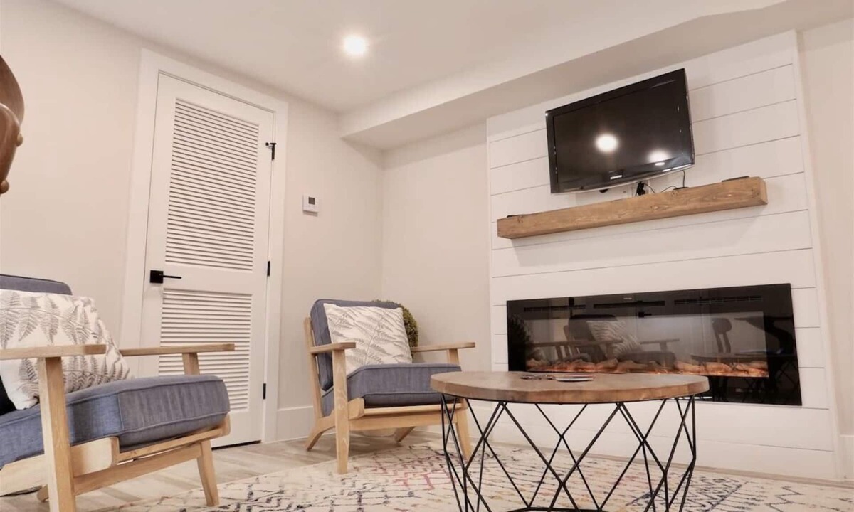 Mount Pleasant Apartment | Mount Pleasant Surprise! Kid & Family Friendly!