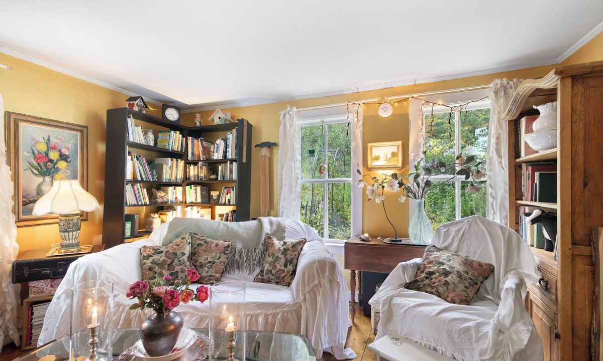 Jacksonville Apartment | Mount Snow Lake Whitingham Antique Apartment in Jacksonville-Whitingham Vermont