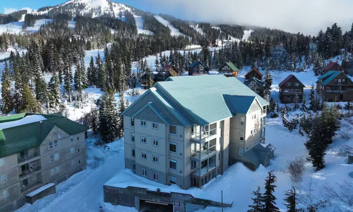 Campbell River Condo | Mount Washington’s Mountainside Lodge