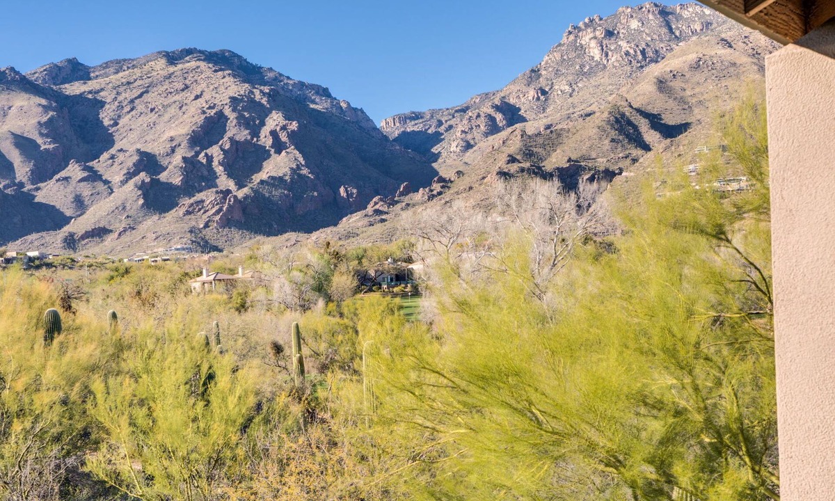Tucson Condo | Mountain, Canyon & Golf Course Views from all Windows