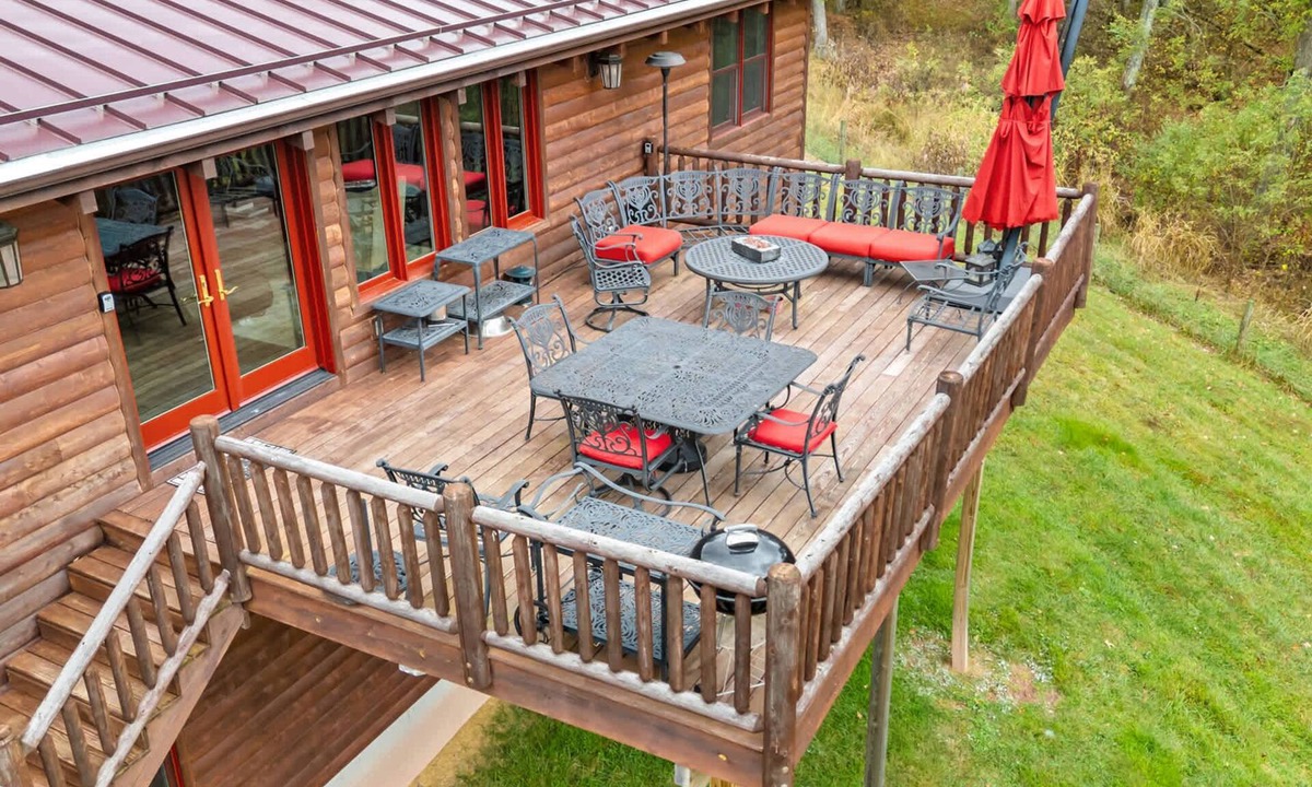Old Fields Apartment | Mountain Escape w Private Suite Modern Comforts