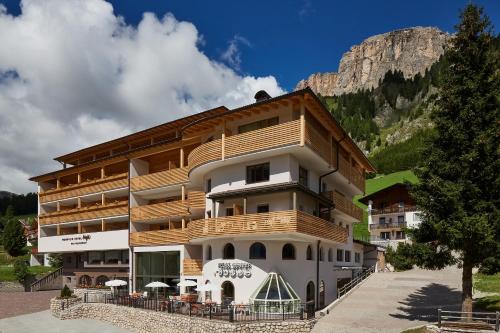 Colfosco Hotel | Mountain Hotel Mezdì